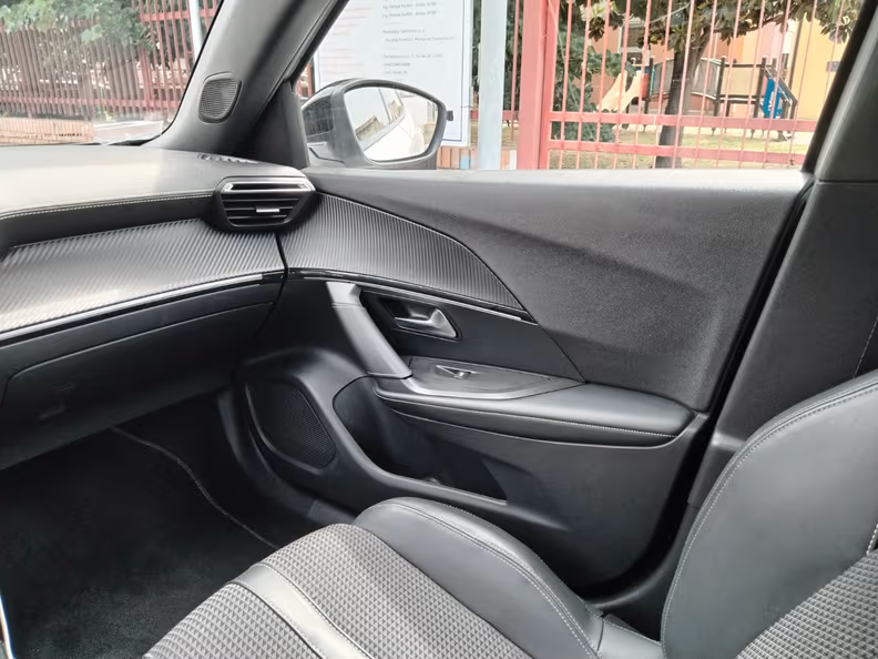 Peugeot 2008 - 51