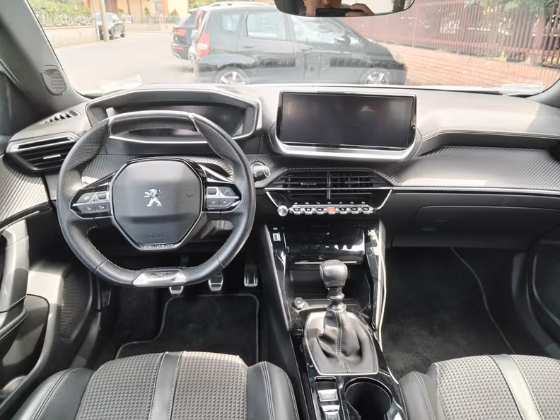 Peugeot 2008 - 44