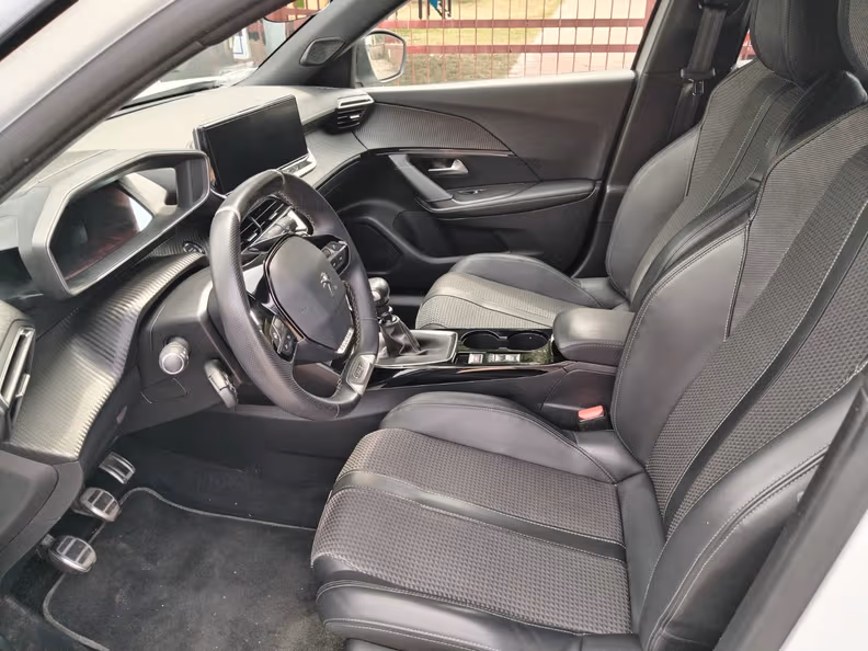 Peugeot 2008 - 40
