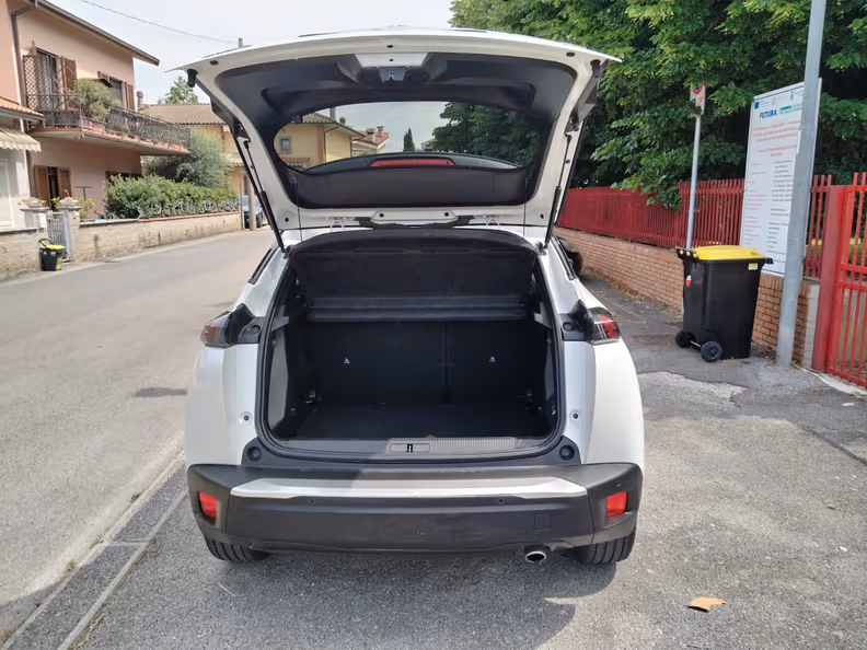 Peugeot 2008 - 11