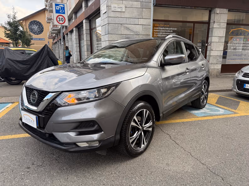 Nissan Qashqai - 1