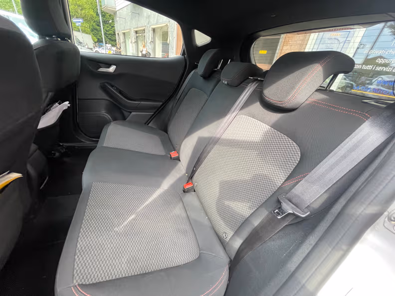 Ford Fiesta - 10