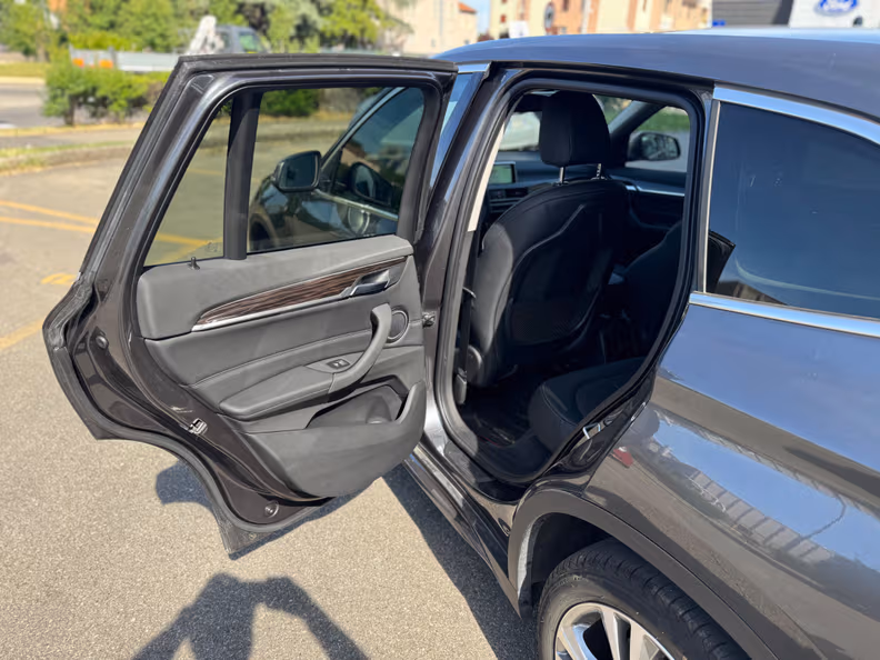 BMW X1 - 24