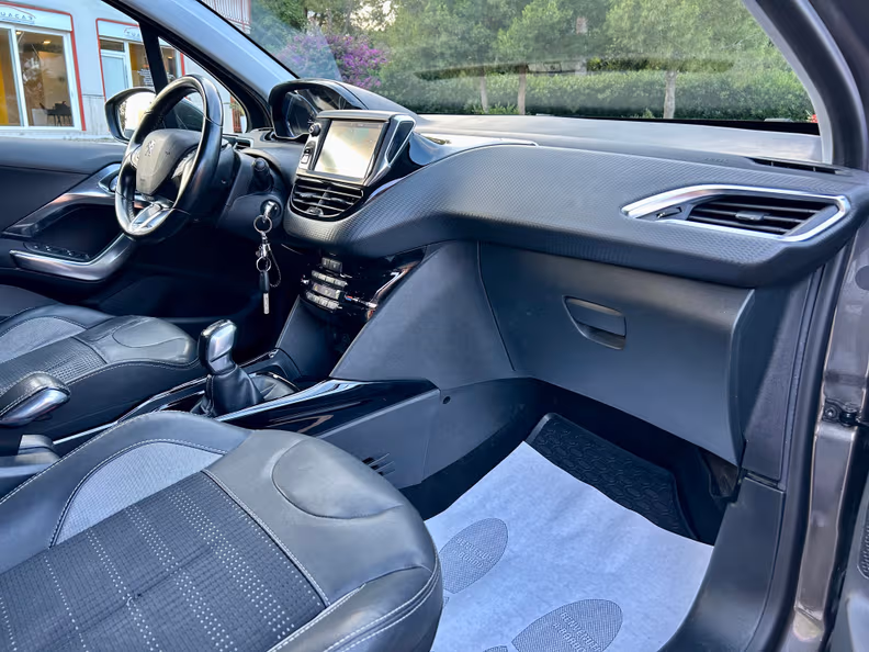 Peugeot 2008 - 18