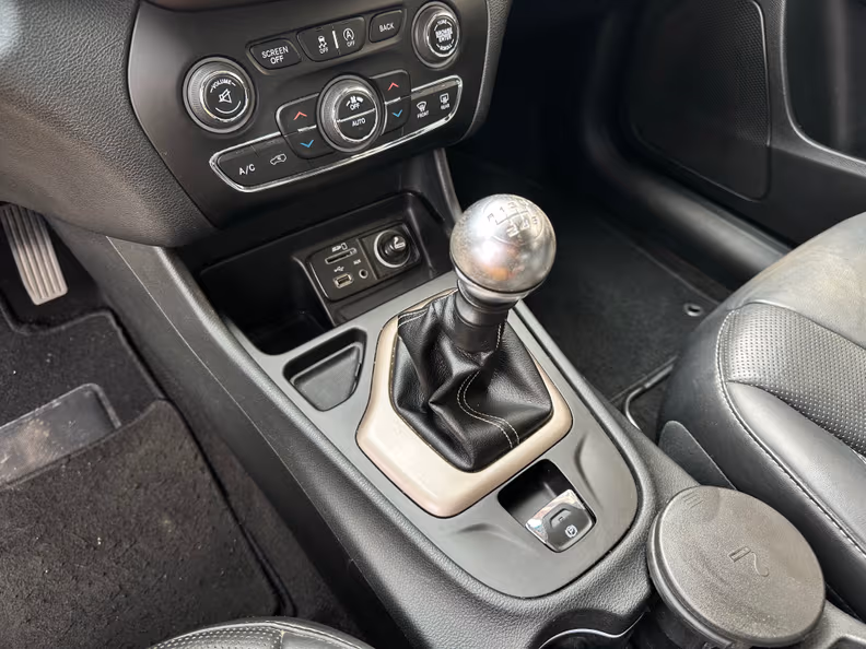 Jeep Cherokee - 20