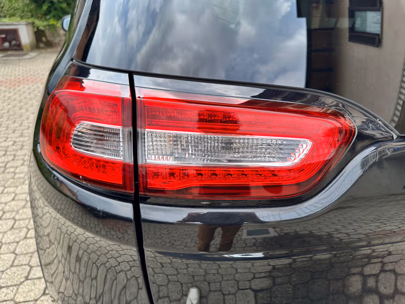 Jeep Cherokee - 18