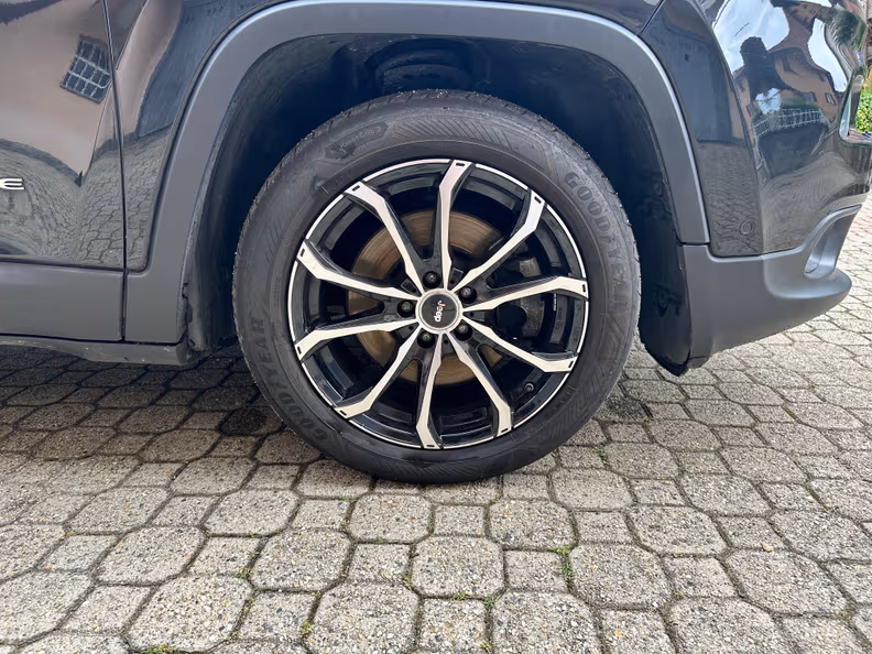 Jeep Cherokee - 7