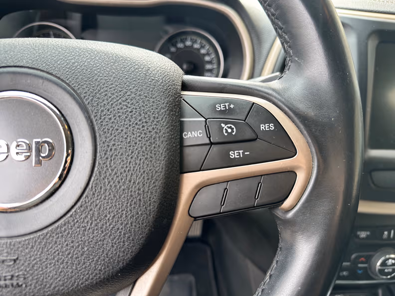 Jeep Cherokee - 12