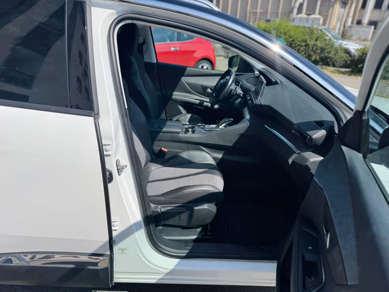 Peugeot 3008 - 13