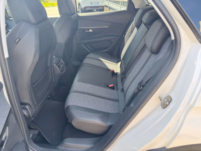 Peugeot 3008 - 23