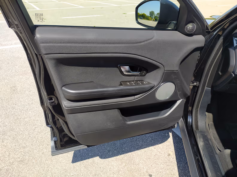 Land Rover Range Rover Evoque - 28