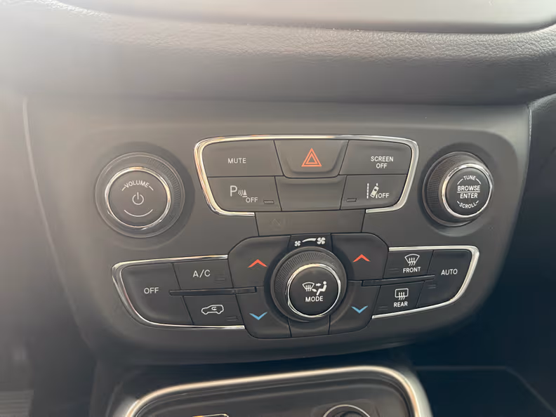Jeep Compass - 28