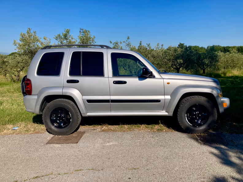 Jeep Cherokee - 8