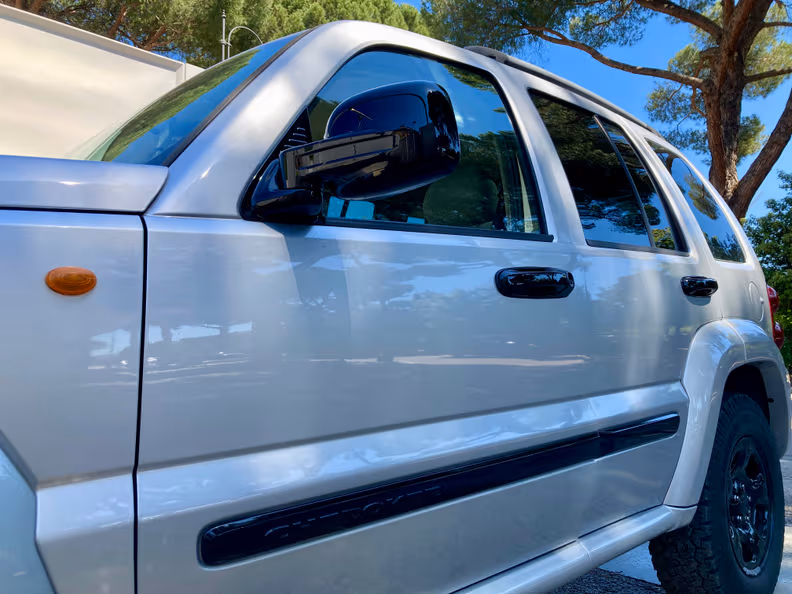 Jeep Cherokee - 14