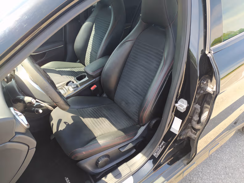 Mercedes-Benz GLA-Class - 41