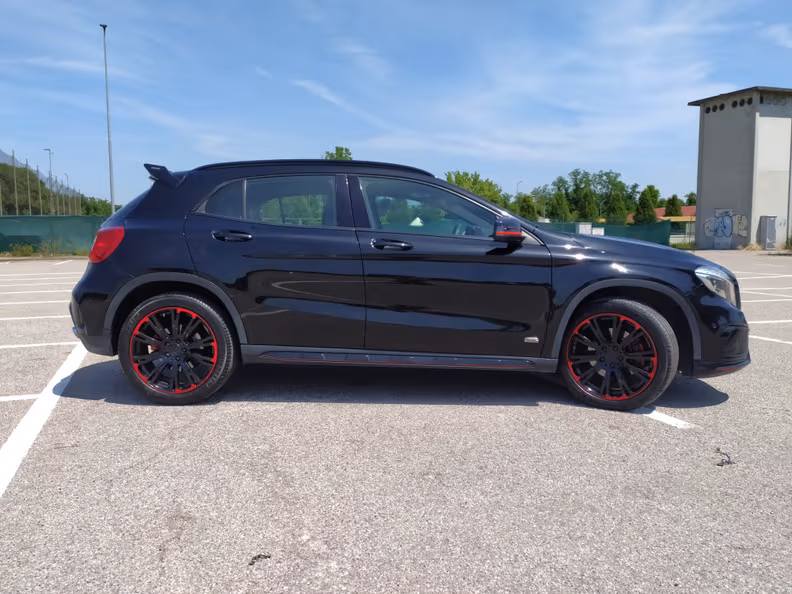 Mercedes-Benz GLA-Class - 19