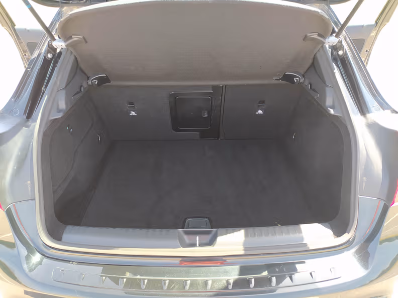 Mercedes-Benz GLA-Class - 52