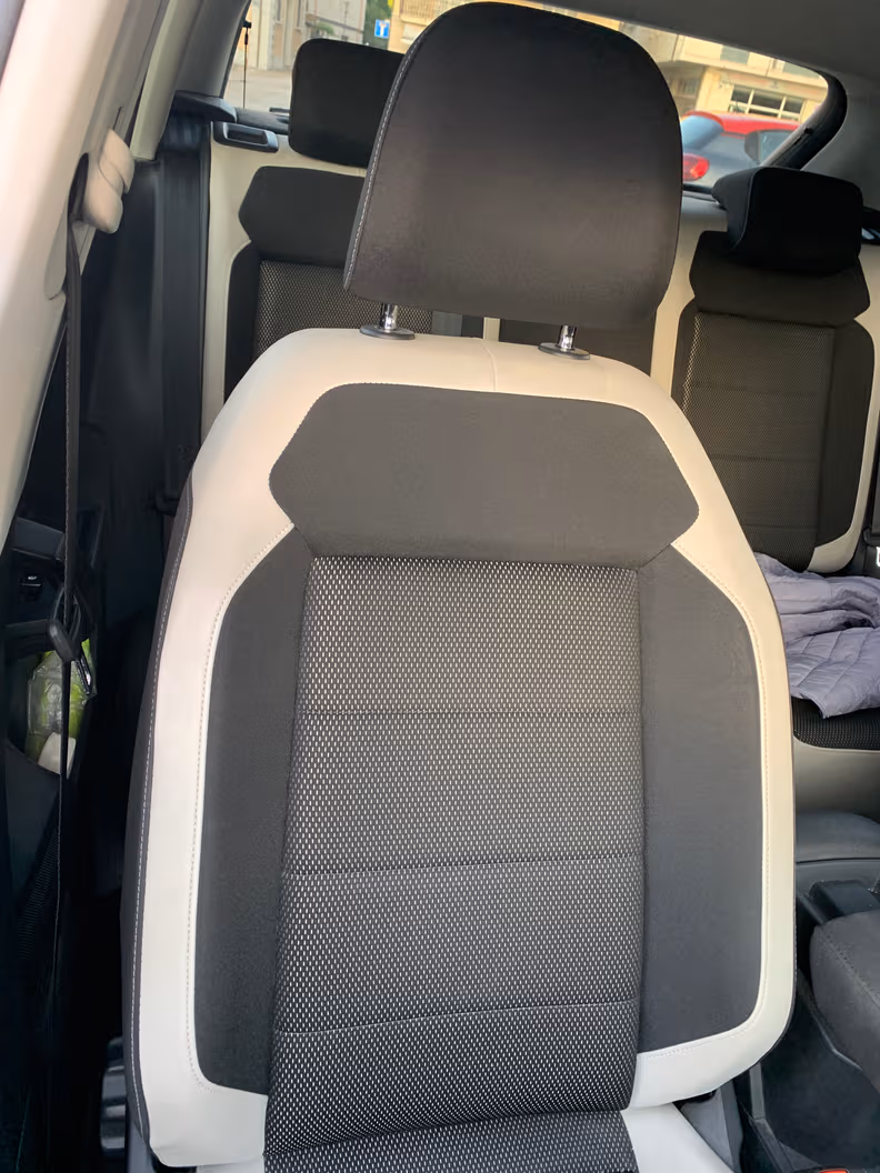 VW T-ROC - 33