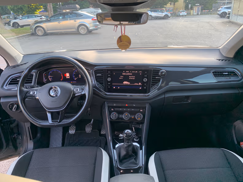 VW T-ROC - 18