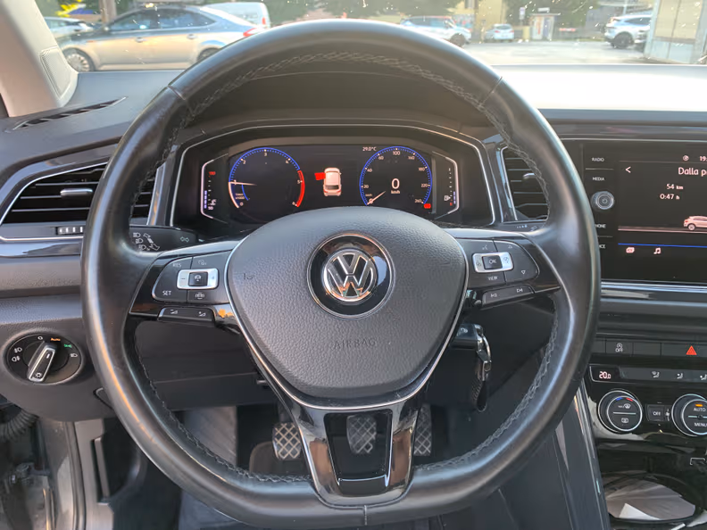 VW T-ROC - 13
