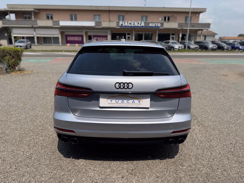Audi A6 - 4