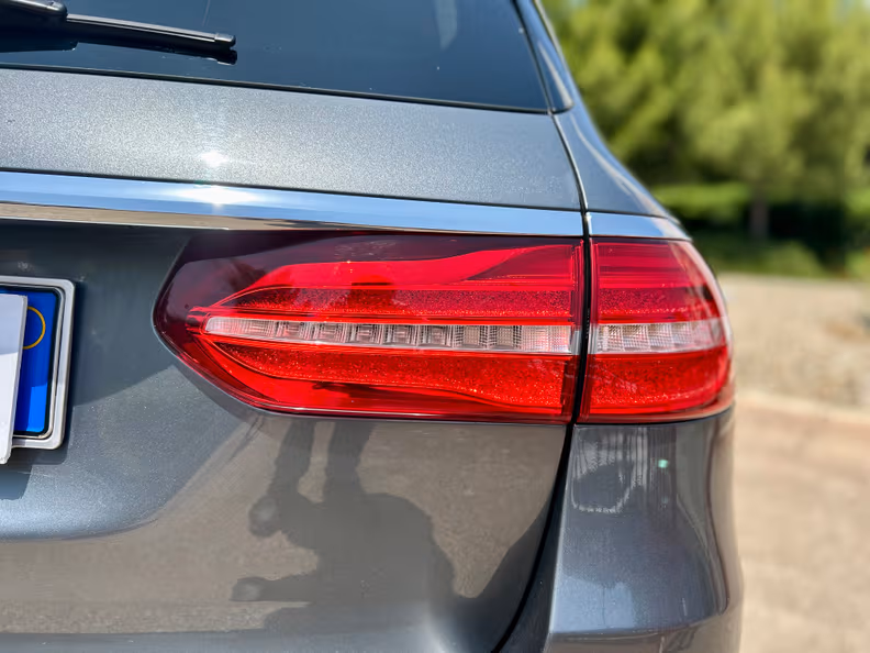 Mercedes-Benz E-Class - 11