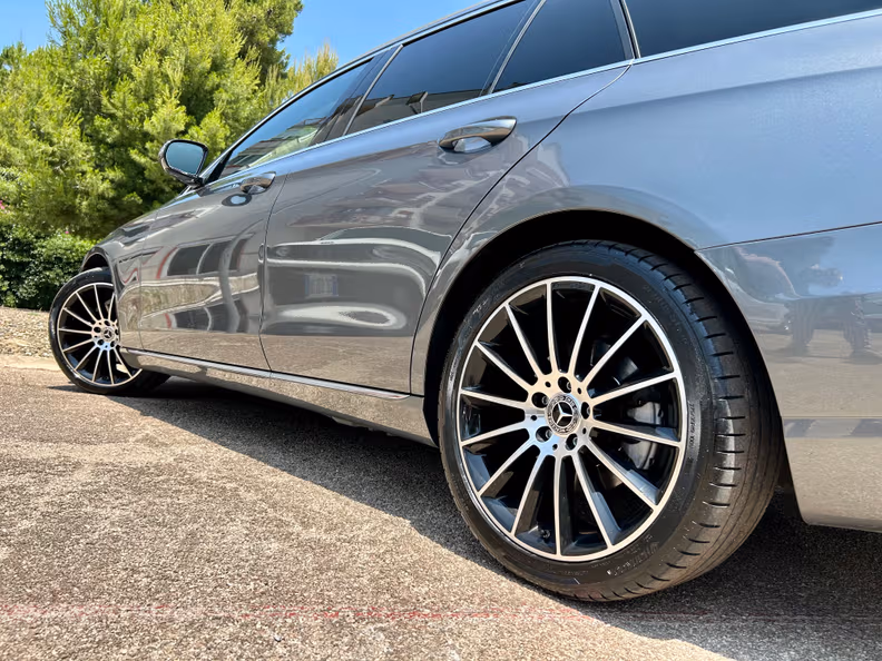Mercedes-Benz E-Class - 10