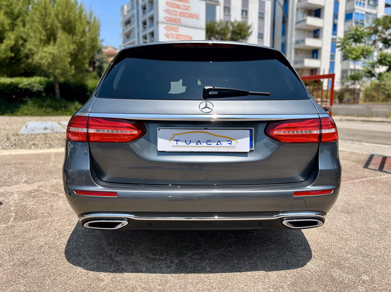 Mercedes-Benz E-Class - 8