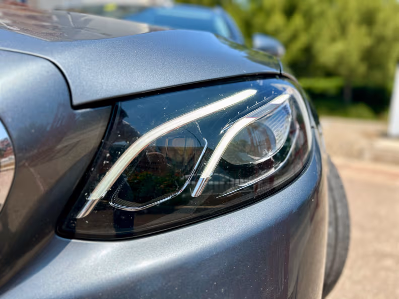 Mercedes-Benz E-Class - 12