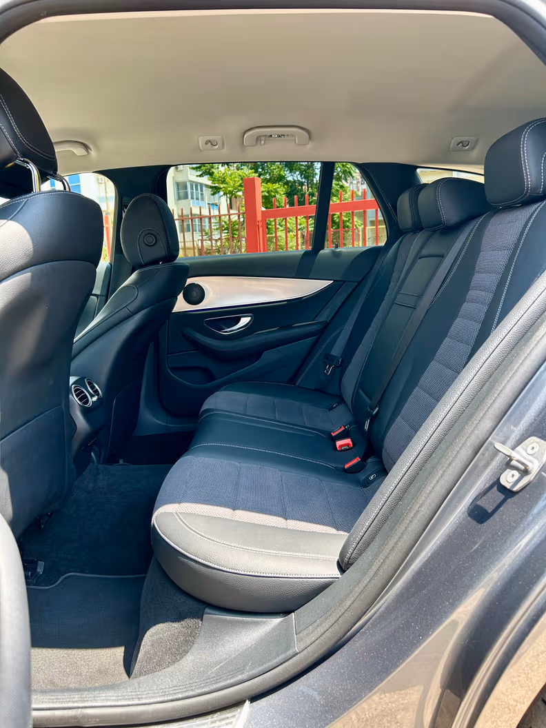 Mercedes-Benz E-Class - 16