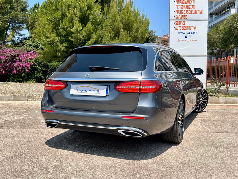 Mercedes-Benz E-Class - 6