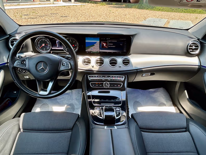 Mercedes-Benz E-Class - 13