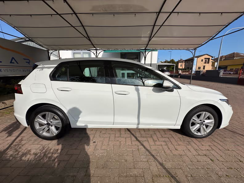 VW Golf - 32
