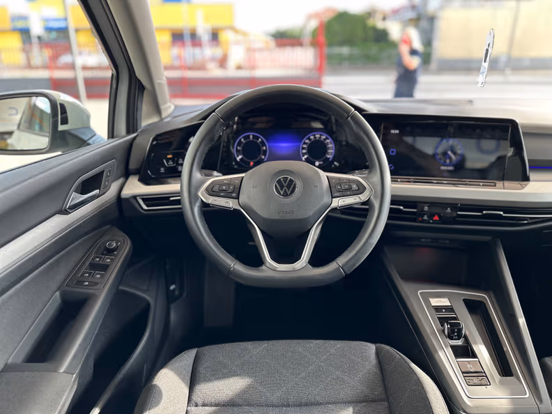 VW Golf - 8