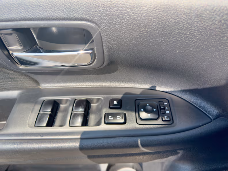 Mitsubishi Outlander - 11