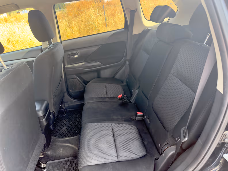 Mitsubishi Outlander - 26