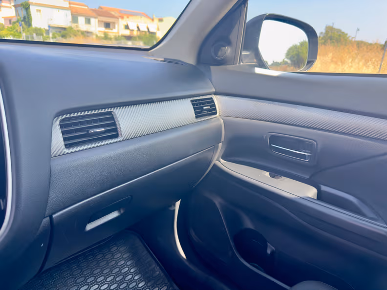 Mitsubishi Outlander - 24