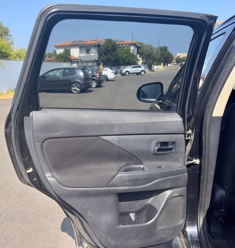 Mitsubishi Outlander - 25