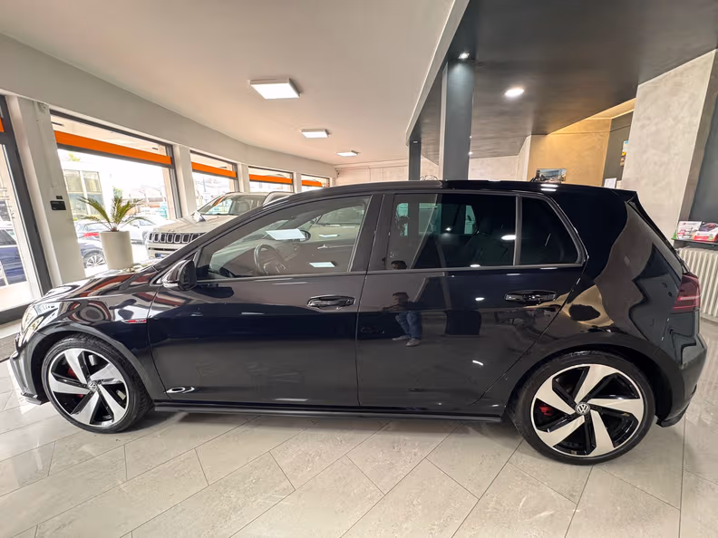 VW Golf - 8