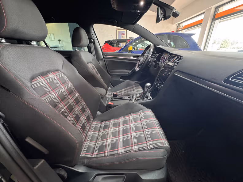 VW Golf - 15