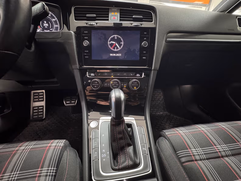 VW Golf - 14