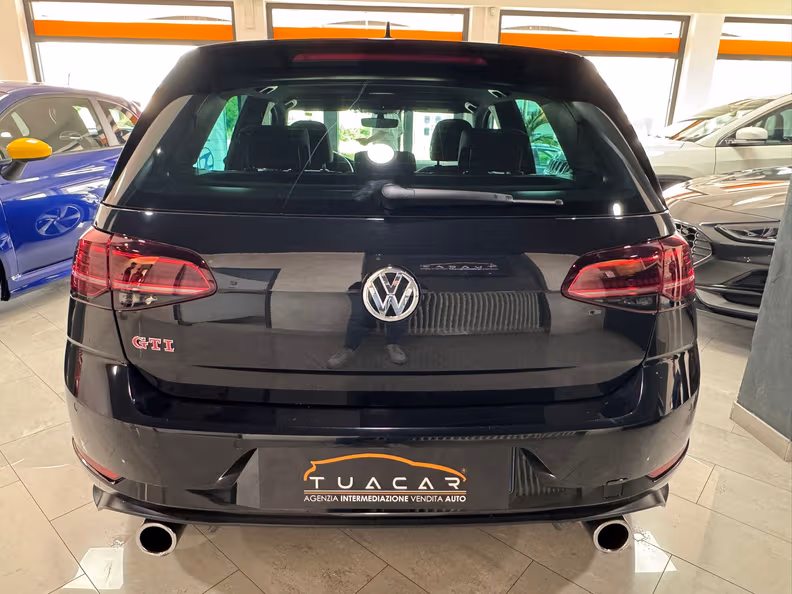 VW Golf - 6