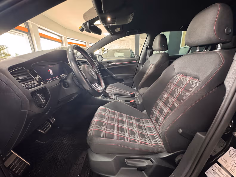 VW Golf - 10