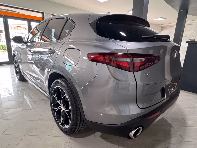 Alfa Romeo Stelvio - 7