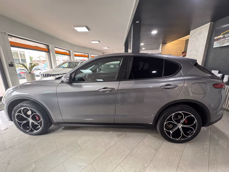 Alfa Romeo Stelvio - 6