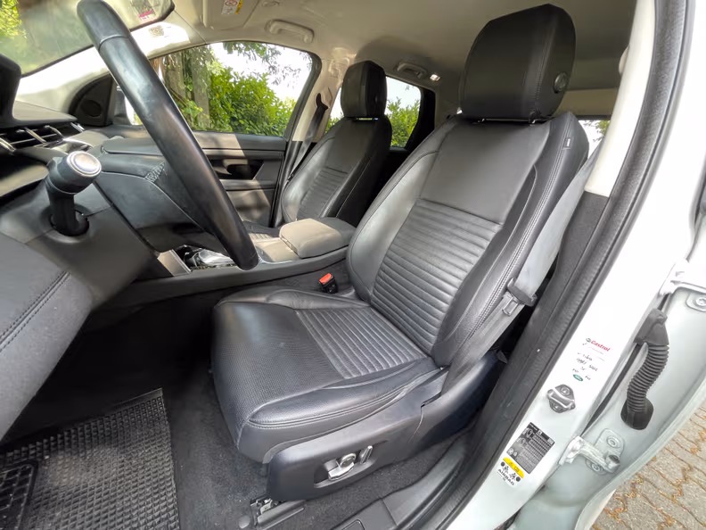 Land Rover Discovery Sport - 11