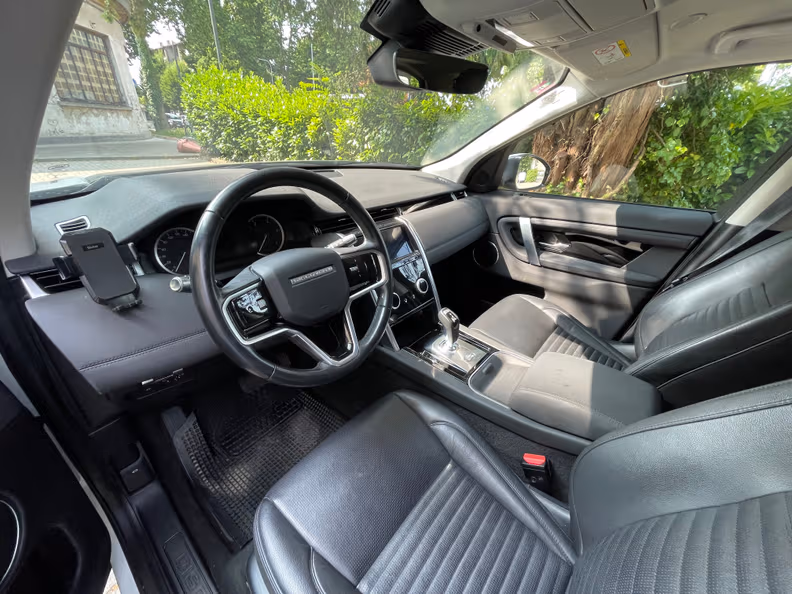 Land Rover Discovery Sport - 12