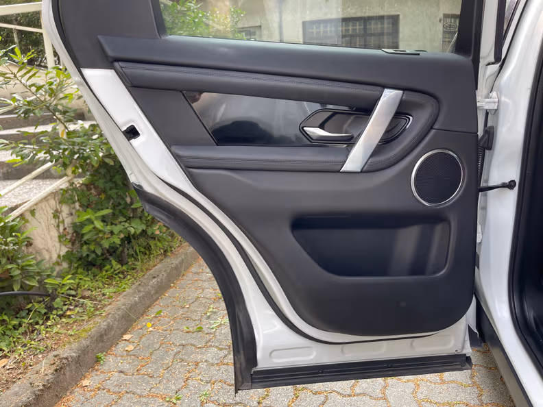 Land Rover Discovery Sport - 27