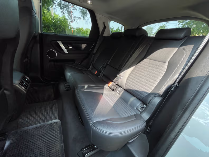 Land Rover Discovery Sport - 35