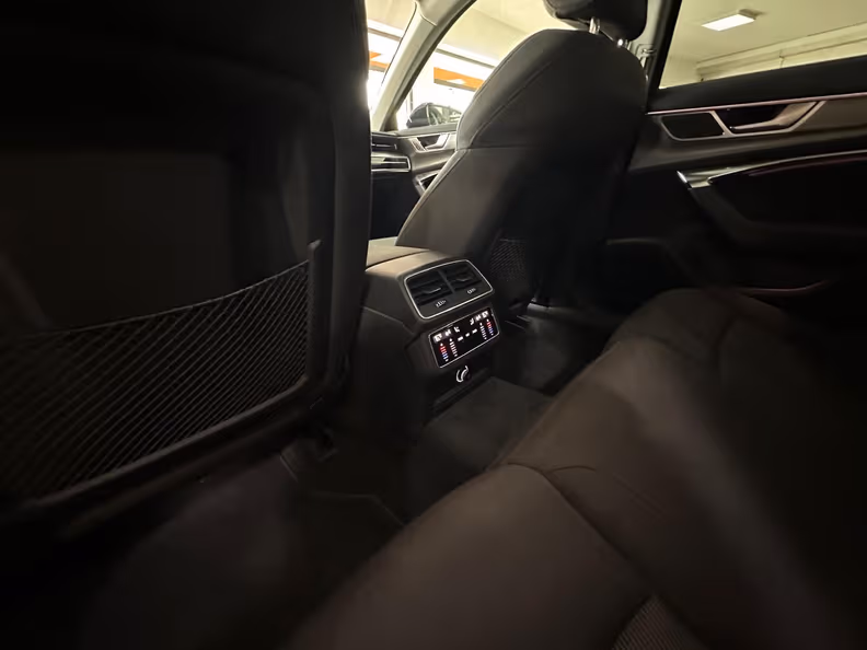 Audi A6 - 12